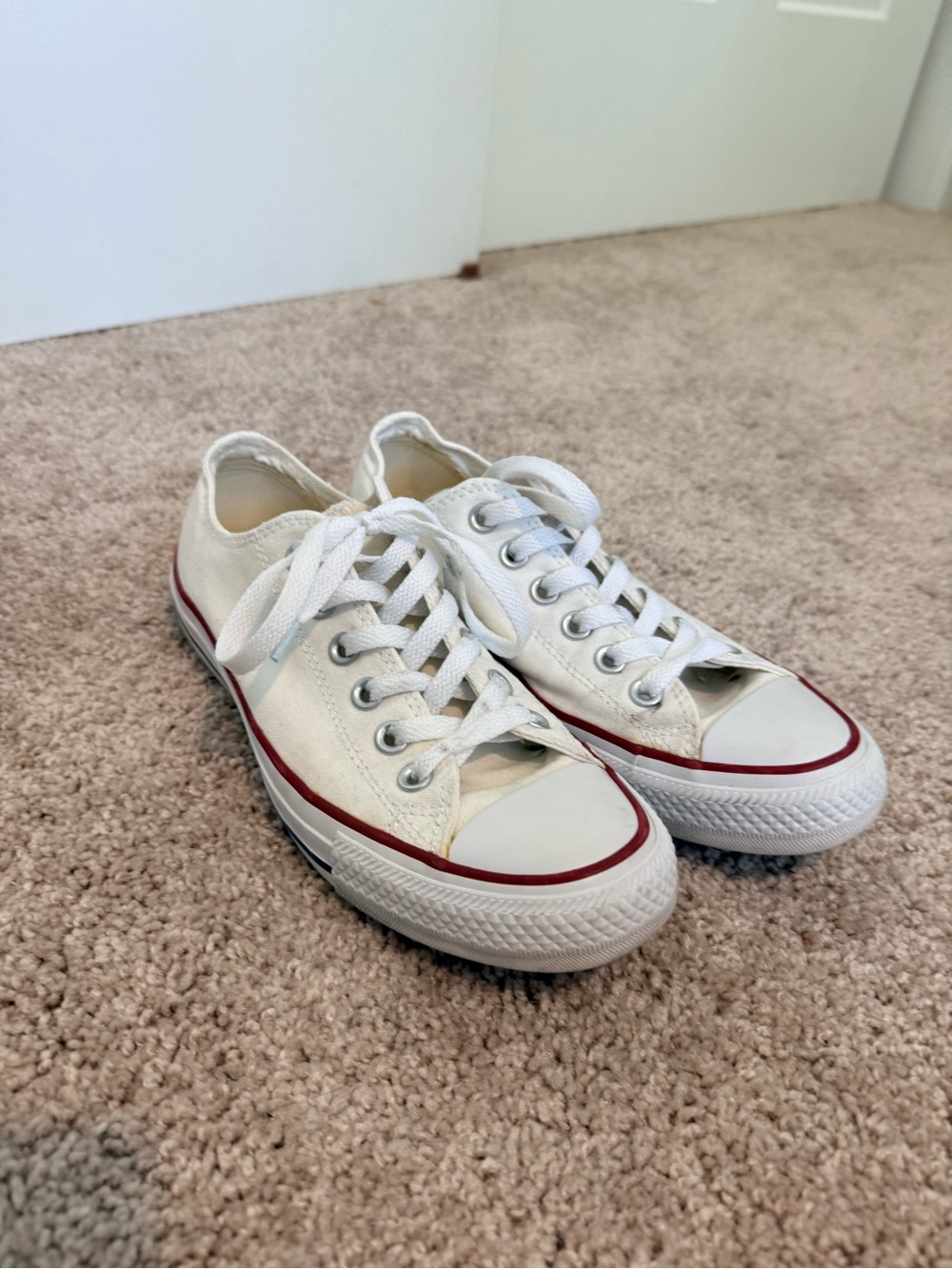 Converse Chuck Taylor All Stars size 7